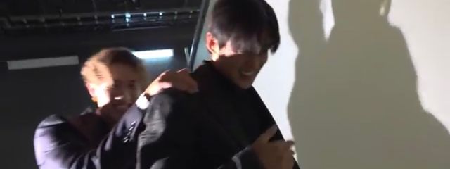 𝑴𝑶𝑶𝑵さんの壁紙画像