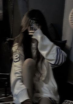 　　√ 𝐓𝐚𝐠 🧸🖤✨️