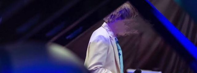 ᑎOᘔOᗰIさんの壁紙画像