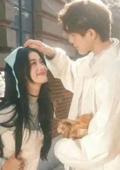 　　　✦✦　𝖲𝖾𝖼𝗋𝖾𝗍 𝖳𝗈𝗎𝖼𝗁　