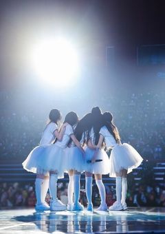 　  𝖠𝖫𝖫𝖴𝖬𝖤 𝖤𝖢𝖫𝖨𝖯𝖲𝖤