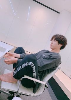 転生したらアイドルの妻になっていた？！