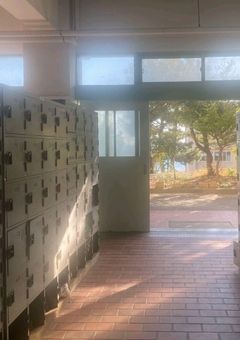 　　学校の王子たちから気に入られた件 .　　