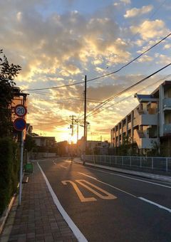 「　ダレカレ　」