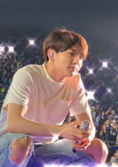 　　　愛重めの推しからの婚姻届 .