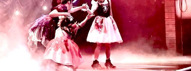 油淋鶏のタレと棒棒鶏の下のキュウリ。さんの壁紙画像