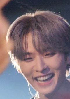 ︎ ︎ ︎ ︎ ︎ ︎ ︎ ︎ ︎ ︎ピンク色の胡蝶蘭をあなたに 。