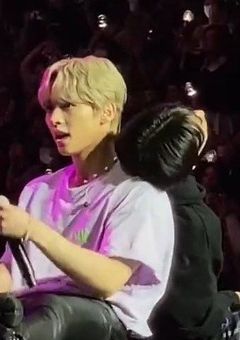 🎀 𝘁𝗮𝗹𝗸 𝗿𝗼𝗼𝗺 🎀