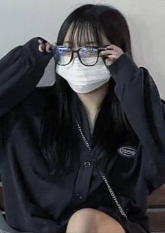 ぶりっ子を演じる彼女の過去