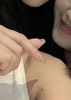 抱きしめた小さな体