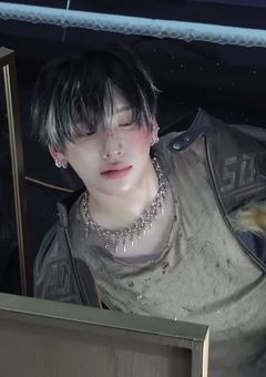 𝑑𝑒𝑒𝑟 ℎ𝑢𝑛𝑡𝑒𝑟,