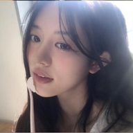 유리yuri_ 忙しいので低浮さんのアイコン画像