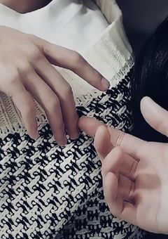 　#　再開した幼馴染は 、耳が聞こえなくなっていた 。／ nbdt