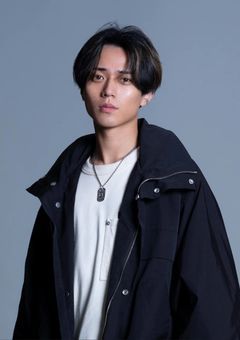 冬橋の彼女、爆美女です