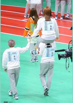 あ、もう帰るんで、離してください