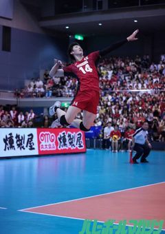 友達の付き添いで観戦してたら顔面レシーブした件