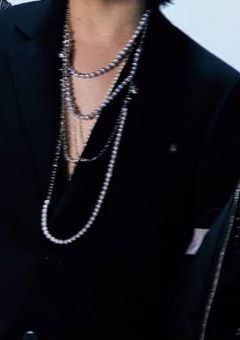   #  初恋の彼 ホストになってた 件 .