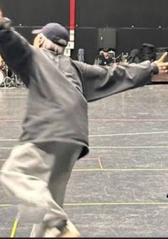 このグループのマンネは大変です