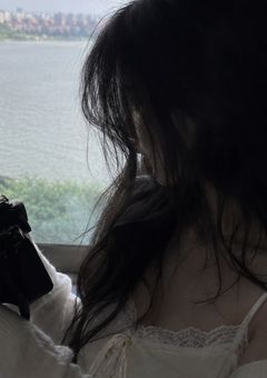 　　偽りのシンデレラ .