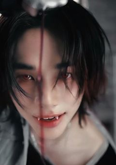 𝔙𝔞𝔪𝔭𝔦𝔯𝔢