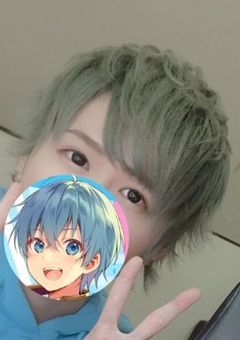 私の幼馴染はツンデレで色んなところで有名人？！