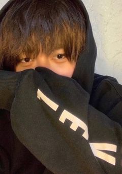 インスタのDMから始まる恋～アイドルとファンの切ない恋物語～