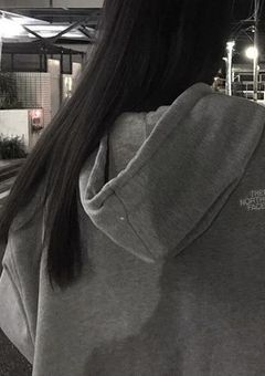 こ っ ち を 見 て 。