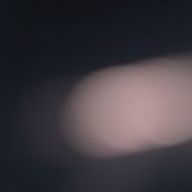 雨が降る予報の日に傘を持たずに歩いていく鹿さんのアイコン画像