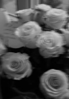 そ　の　笑　顔　の　う　ら　が　わ　で　.