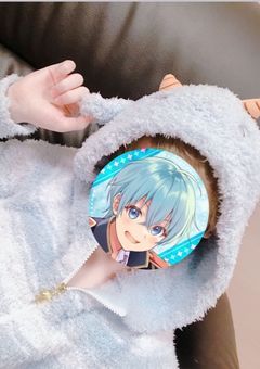 å°ããªæ°Žè²ã®ããªã³ã»ã¹ã¯æººæãããããŠãŸãã£ïŒ