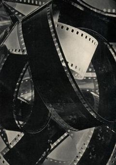 # 映画館に残ったら犯された件。