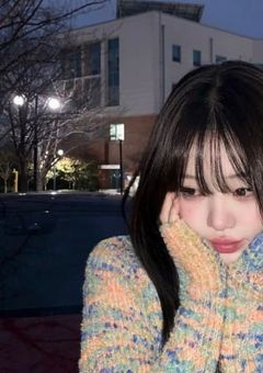 # I N I の 日 替 わ り 彼 女 ち ゃ ん