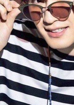 彡         何一つ触れさせやしない   .