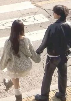 ‌　‌　‌　‌　‌ ‌ 𝐬𝐩𝐞𝐜𝐢𝐚𝐥 𝐤𝐢𝐬𝐬