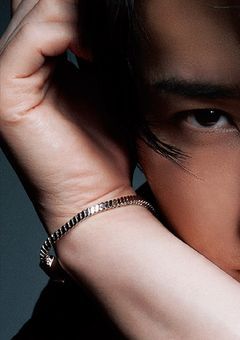 ペンライトぶん投げただけなのに、、