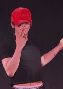  𝔴𝔬𝔩𝔣 𝔱𝔶𝔭𝔢 🌹