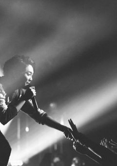 # 有 名 バ ン ド の ボ ー カ ル 、 め ち ゃ く ち ゃ う ブ だ っ た 件 . 