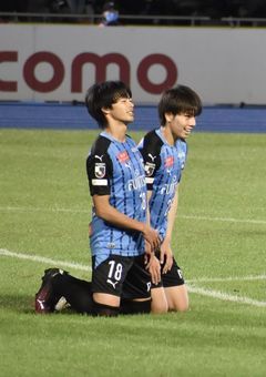 ずっと 君 の 隣 .