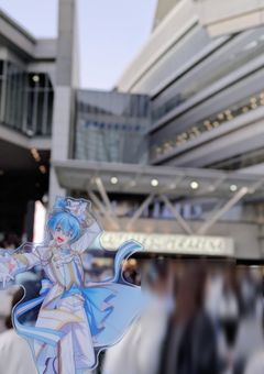 # 𝓜𝓮𝓵𝓽𝓲𝓷𝓰 𝓲𝓷 𝓵𝓸𝓿𝓮 .