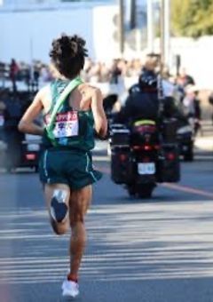 ゴールテープのその先で