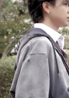 　"素行不良"　？