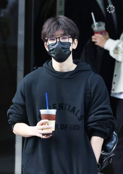 転校生は陰キャ 。