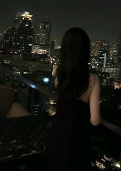 ストの元メンバー、現キャバ嬢NO.1でした。