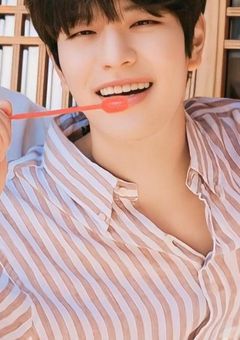 獣人化のネコと大人になって帰ってきた6人