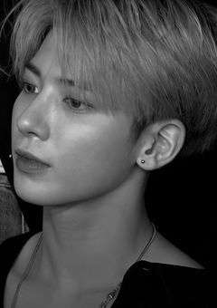 ๅฝผ ใฎ ่ฃ ใฎ ้ก