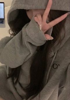 ใใชใซใใณใใผใใใฎ็
ๅผฑๅฅณๅญ .