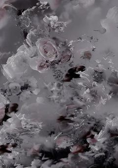 # メイド喫茶 に 同級生 が 居た 話 .