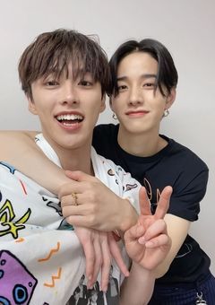 幼なじみ2人から愛されました