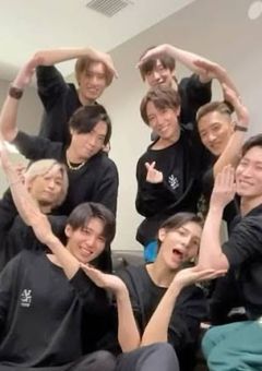 SnowManの愛され紅一点！