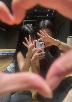 AI　SEE　CHAT　💭